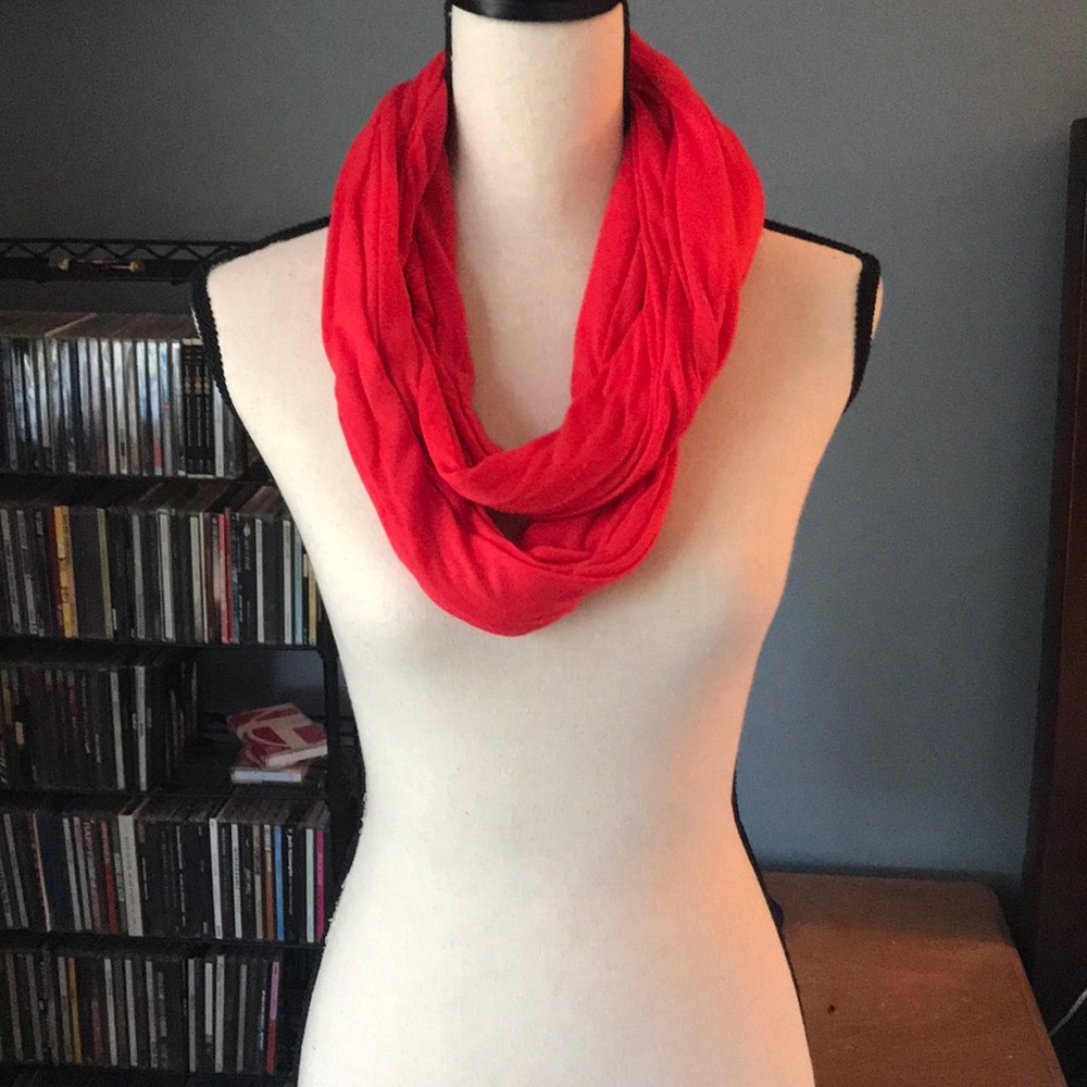 Travel Infinity Scarf -hidden pocket.